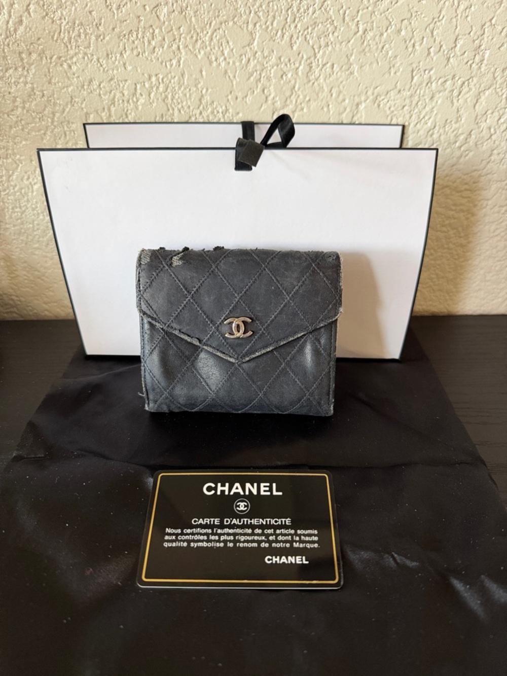 Chanel Black Lambskin Bifold Compact Snap Wallet - Picture 2 of 16